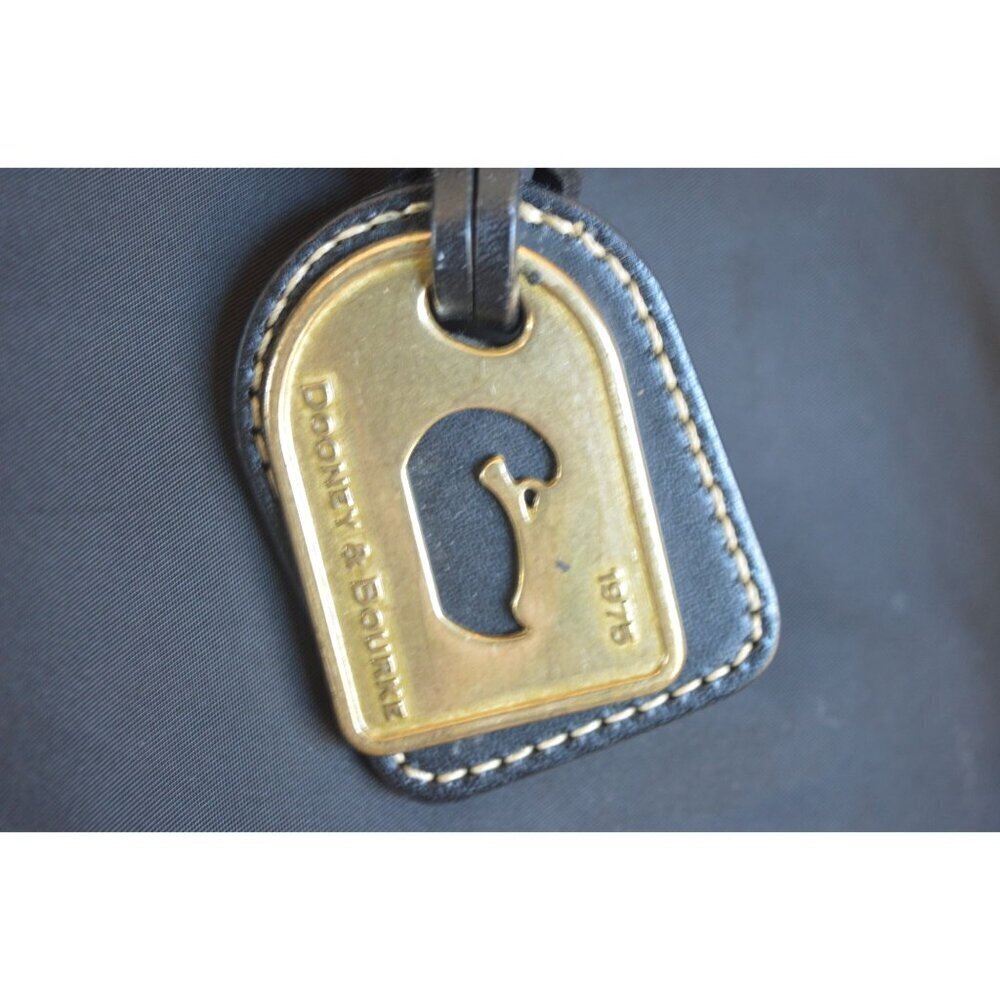 Dooney & Bourke Black Shoulder Tote Bag Charm Hot Pink Interior Classic Luxury - Picture 6 of 16